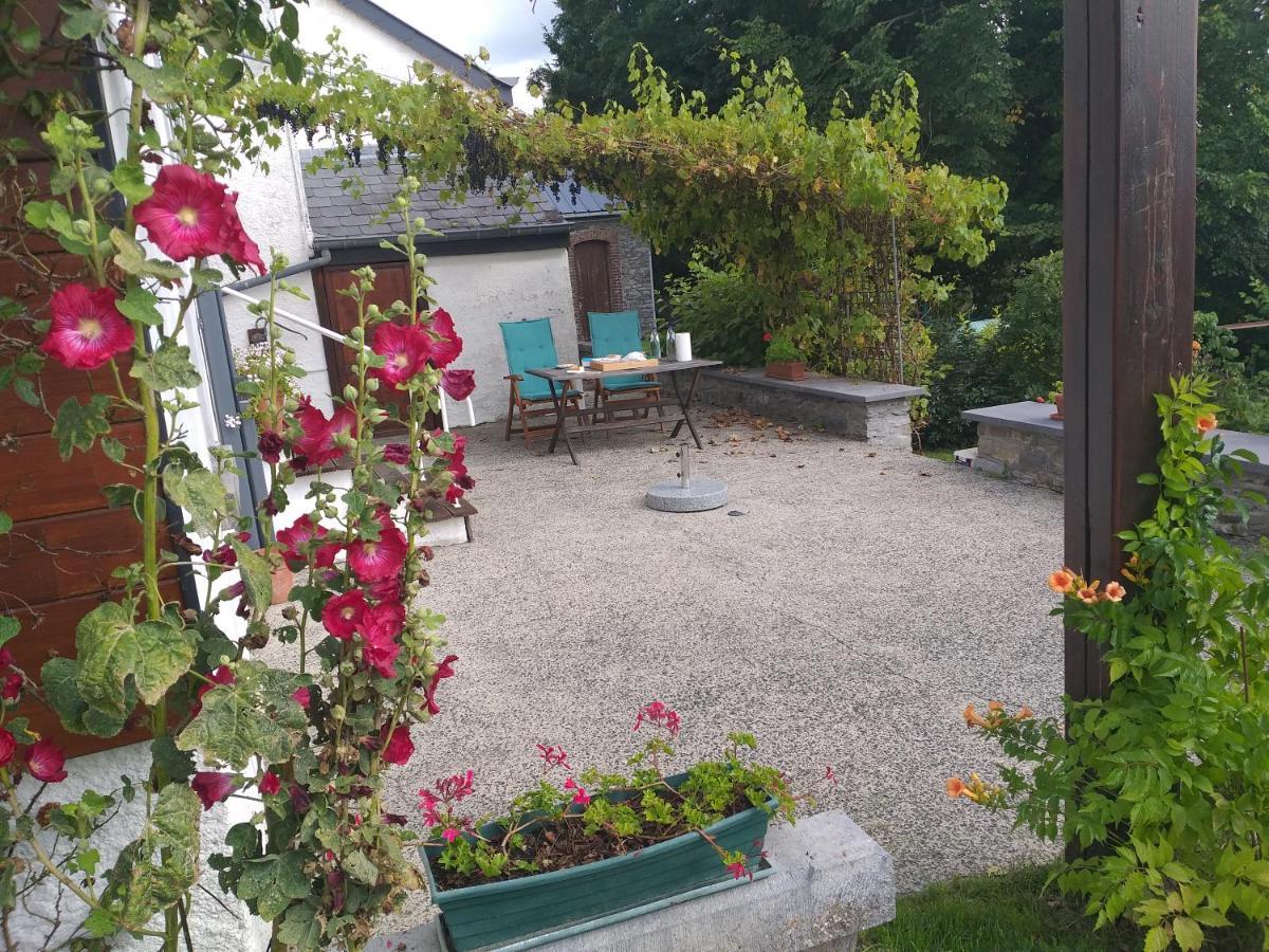 Gite L'Ecole De Ma Mere Villa Bertogne Exteriör bild