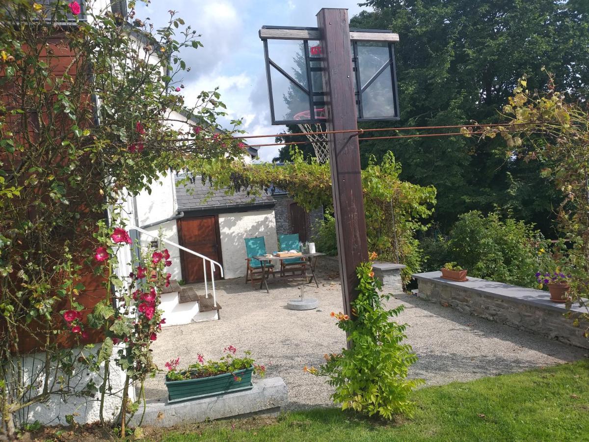 Gite L'Ecole De Ma Mere Villa Bertogne Exteriör bild