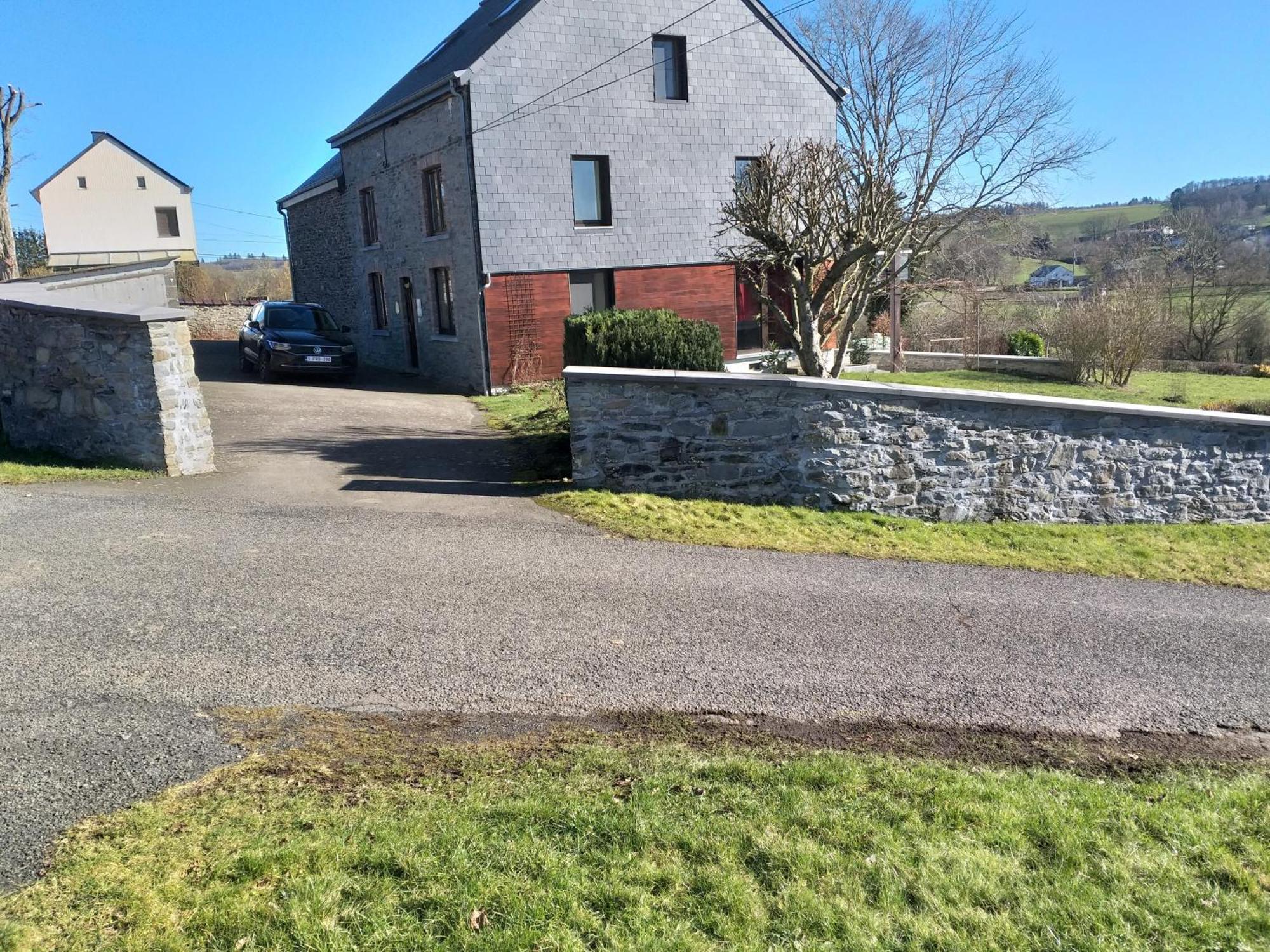 Gite L'Ecole De Ma Mere Villa Bertogne Exteriör bild