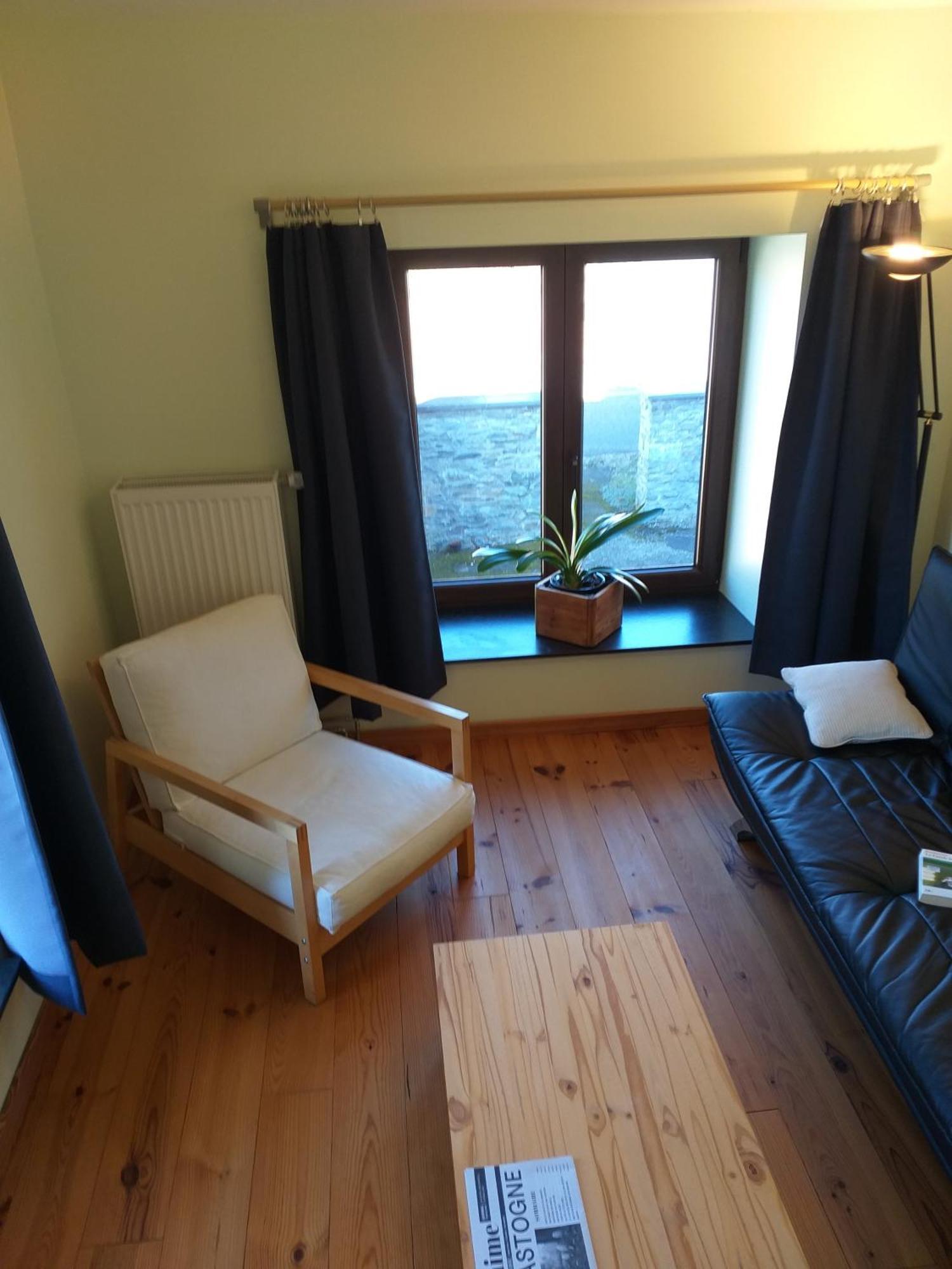 Gite L'Ecole De Ma Mere Villa Bertogne Exteriör bild